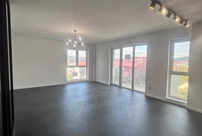 Apartament cu 2 camere semidecomandat, mobilat în Florești