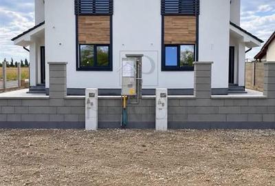 Duplex cu 4 camere în Moșnița Nouă