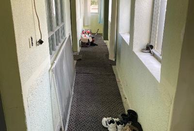 Vand casa batraneasca din caramida acoperita cu tabla mobilata si utilata - 7