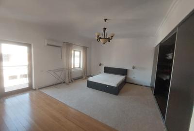 Tomis II, imobil 7camere, ideal sediu firmă / activități de birouri - 10