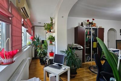 Apartament cu 2 camere semidecomandat în Grivița