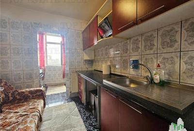 Apartament 2 camere etaj 4/4 curat si luminos - Poarta 6, Constanta - 11