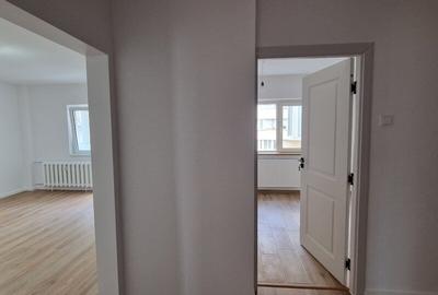 Nerva Traian - Apartament 3 camere decomandat ,renovat total - 1