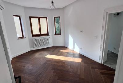 PROPRIETAR inchiriez vila Cotroceni, str Louis Pasteur - 7