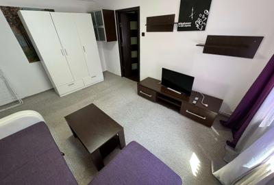 Apartament cu 2 camere semidecomandat, mobilat în Tătărași