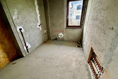 Casă / Vilă Caisului 90% gata - 20