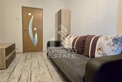Apartament cu 3 camere decomandat, mobilat în Aurel Vlaicu