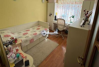 Apartament cu 3 camere - 71 m.p.- Nicolina 2, geam la baie - 1