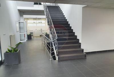 Spatiu de birouri de 286mp, cladire A - Se poate compartimenta in 2 - 3