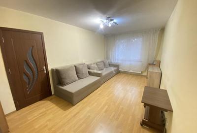 Apartament cu 4 camere semidecomandat, mobilat în Ghencea