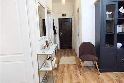 Apartament cu 2 camere decomandat, mobilat în Nicolina