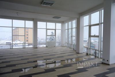 Cladire de birouri cu  spatii vitrate generoase in Zorilor. - 3