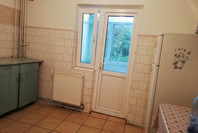 3 camere, decomandat, etaj 2/4, Nicolina - 3