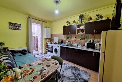 Apartament cu o camera decomandat, balcon, zona Eroilor - 1