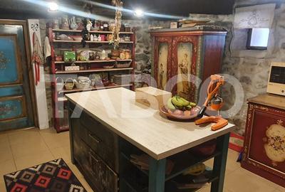 Casa de vanzare specific sasesc si atelier pret avantajos Cisnadioara - 21