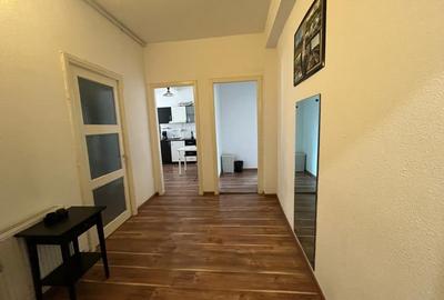 Apartament cu 3 camere cu vedere pe Regina Elisabeta / Ultracentral / Risc 1 - 13