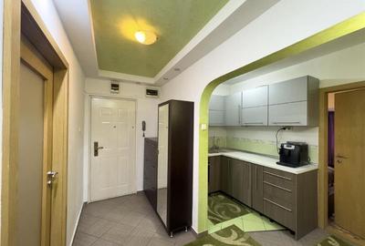 Apartament cu 3 camere decomandat, mobilat în Buziașului