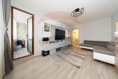 Apartament cu 3 camere decomandat, mobilat în Vlahuță