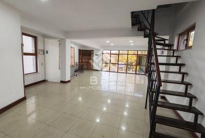 Spațiu Generos de Închiriat - 90 mp Utili - Zonă Ultra-Centrală. - 11