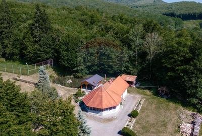 Vilă cu 6 camere, teren de 1000mp, într-un resort montan privat - 27