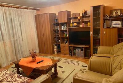 Apartament 4 camere etaj 3 zona Calea Moldovei - 1