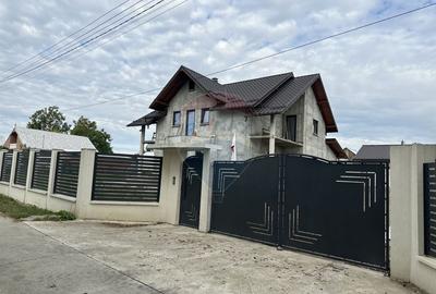 Casă individuală cu 5 camere în Rediu