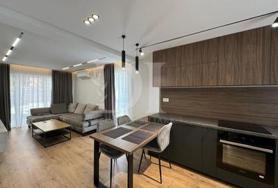 Apartament cu 2 camere semidecomandat, mobilat în Florești