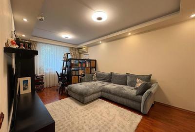 Apartament cu 3 camere decomandat, mobilat în Dristor