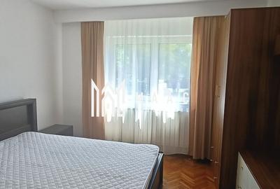 Apartament cu 3 camere decomandat, mobilat în Vasile Aaron