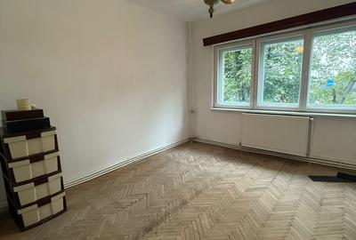🏠 Apartament 3 camere de vânzare – Zona Gării -  Str. Bârsei, Focșani 🔑 - 2/4 - 4