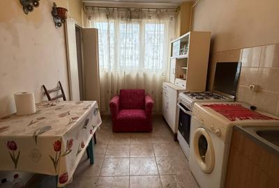Apartament cu 3 camere decomandat în Micro 20