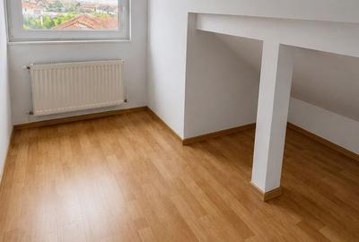 Apartament de vânzare cu 3 camere - 10