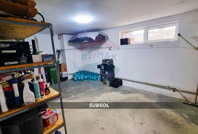 Casă / Vilă de lux cu 2 garaje, 10 camere de vânzare în BAIA MARE - 45