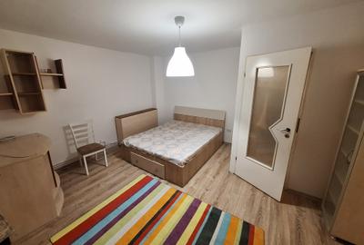 300 euro!!!Ap.cu 2 camere cu centrala proprie Zona Mircea cel Batran