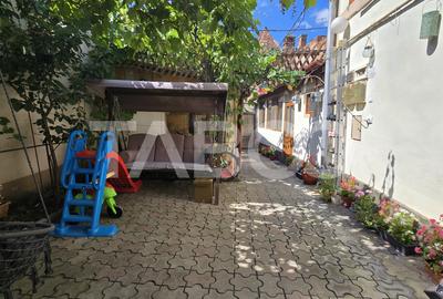 Apartament la casa de vanzare curte comuna Orasul de Jos Sibiu - 1