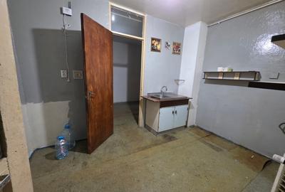 Jean Steriadi, 15 minute metrou 1 Decembrie 1918, pe Buhusi, bloc 1980 - 12