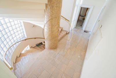 Ultracentral -Cladire impozanta  D+P+2E. - 33