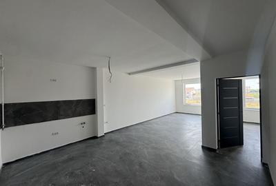 Apartament cu 2 camere decomandat în Girocului