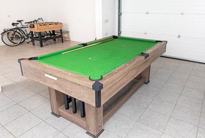 Vilă 5 dormitoare, 4 băi, 2 248mp teren, piscină. Preț: 229 000 E. - 40