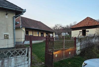 CASĂ CU TEREN  DE VÂNZARE ÎNTRO ZONĂ FRUMOASĂ SI LINISTITĂ - 14