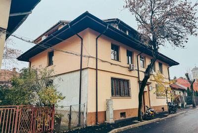 Apartament 2 camere - Domenii, etaj 2/2, centrala noua, curte, boxă, pod. - 38