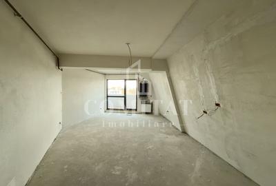 Apartament cu 4 camere semidecomandat în Zorilor