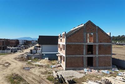 Teren cu bloc rezidential de vanzare,  P+1+M, 6 apartamente, investitie sigura, - 5