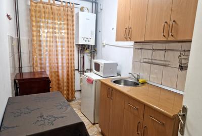 Situata pe strada DALIEI-vecin Complexul Studentesc, etaj 1, cu centrala gaz - 1