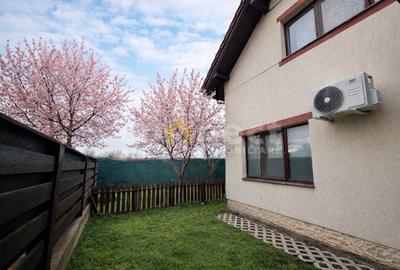 Casa de Vanzare | Mansarda | 5 camere | 2 băi | Dressing | 2 parcari | Florești - 1
