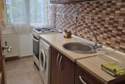 Apartament cu 2 camere semidecomandat, mobilat în Tineretului