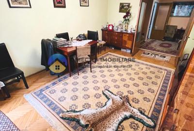 Apartament cu 3 camere semidecomandat în Mărăței