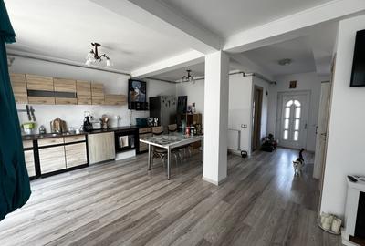 Duplex cu 4 camere în Florești