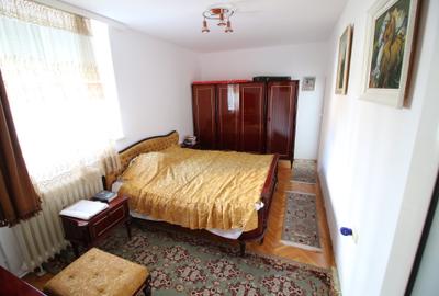 Vand/schimb casa  P+1, zona centrala - 200.000 euro - 13