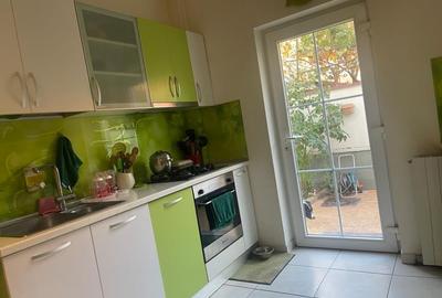 Vatra Luminoasa, metrou Piata Muncii,  Casa  moderna, S+P+M - 12